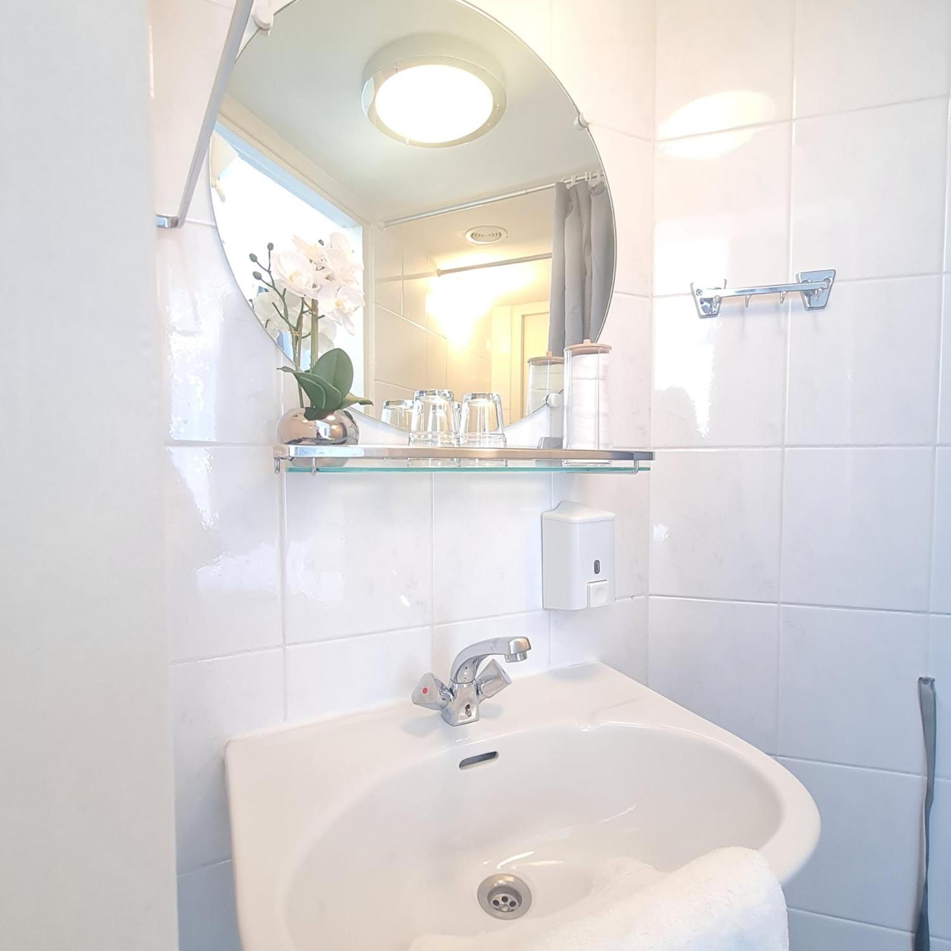 Hotel 'T Witte Huys Scheveningen Гаага Экстерьер фото